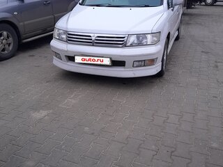 1999 Mitsubishi Chariot Grandis III, белый, 350000 рублей, вид 2