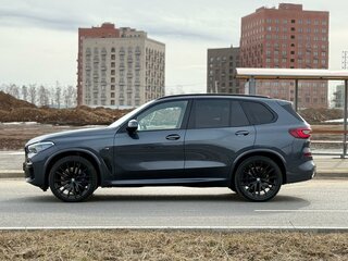 2020 BMW X5 M50d IV (G05/G18), серый, 7000000 рублей, вид 4