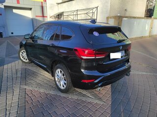 2019 BMW X1 18d sDrive II (F48) Рестайлинг, чёрный, 2900000 рублей, вид 3