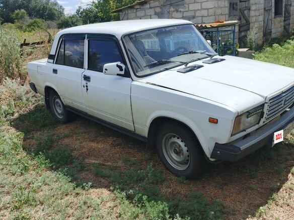 2004 Lada (ВАЗ) 2107, белый, 90000 рублей - вид 2
