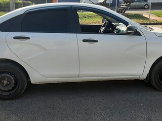 2017 Lada (ВАЗ) Vesta I, белый, 1000000 рублей, вид 2