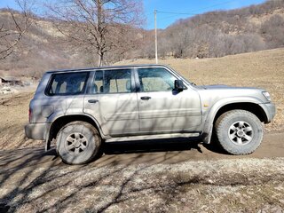 2001 Nissan Patrol V (Y61), серый, 1100000 рублей, вид 4