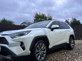 2021 Toyota RAV4 V (XA50), белый, 3850000 рублей, вид 1