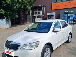 2013 Skoda Octavia II (A5) Рестайлинг, белый, 670000 рублей, вид 1