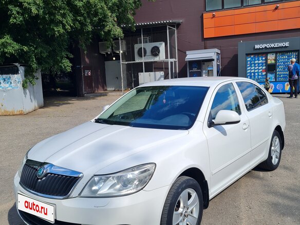 2013 Skoda Octavia II (A5) Рестайлинг, белый, 650000 рублей