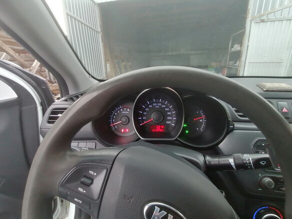 2013 Kia Rio 5-speed III, белый, 985000 рублей - вид 15
