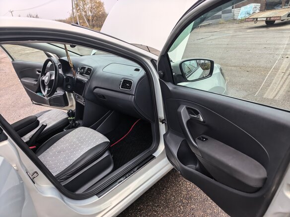 2013 Volkswagen Polo V, серебристый, 630000 рублей - вид 8