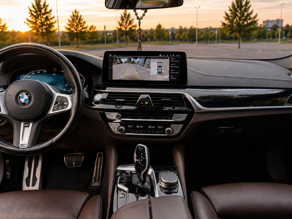 2021 BMW 5 серии 523d VII (G30/G31/G38) Рестайлинг, серый, 5670000 рублей - вид 6