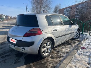 2008 Renault Megane II Рестайлинг, серебристый, 370000 рублей, вид 3