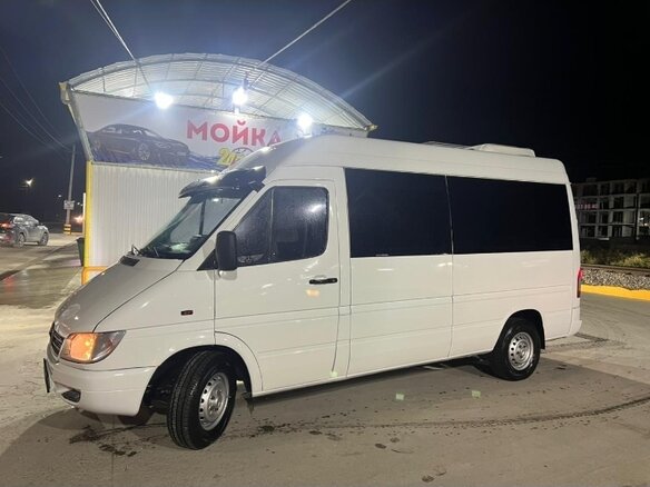 2001 Mercedes-Benz Sprinter, белый, 1500000 рублей - вид 1