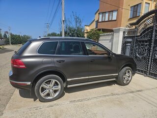 2015 Volkswagen Touareg II Рестайлинг, коричневый, 3450000 рублей, вид 2