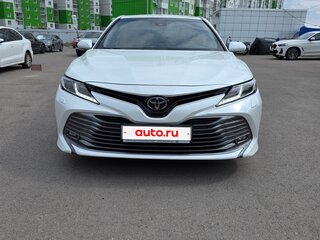 2018 Toyota Camry VIII (XV70), белый, 2950000 рублей, вид 2