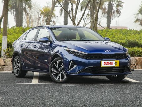 2025 Kia K3 II (China Market) Рестайлинг, синий, 2143000 рублей, вид 4