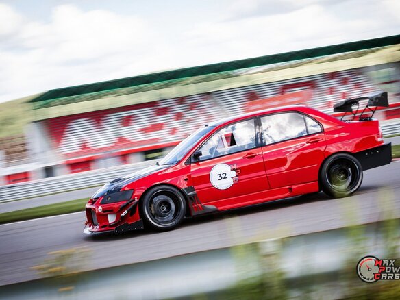 2005 Mitsubishi Lancer Evolution VIII, красный, 4350000 рублей - вид 1
