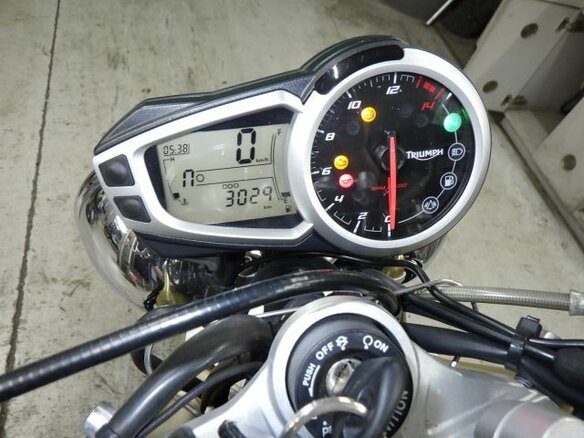 2016 Triumph Street Triple, белый, 710000 рублей - вид 9