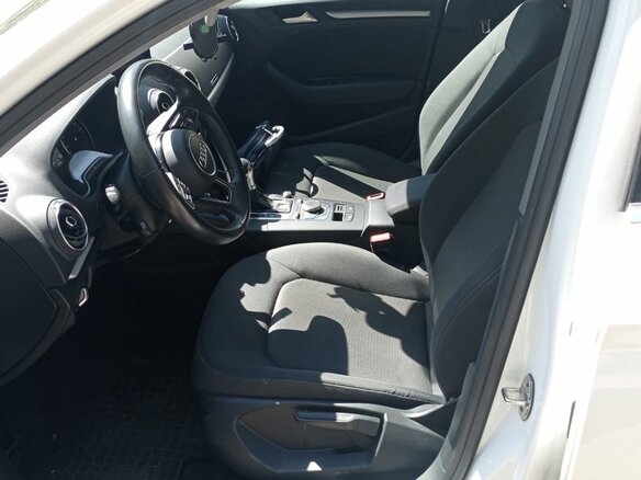 2019 Audi A3 III (8V) Рестайлинг, белый, 2100000 рублей - вид 4
