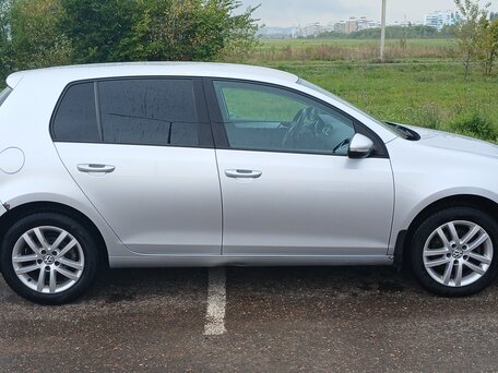 2010 Volkswagen Golf VI, серебристый, 950000 рублей, вид 4