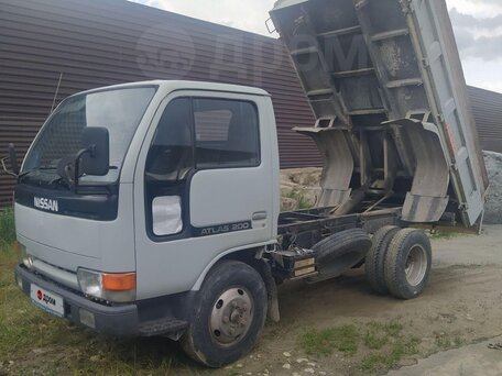1995 Nissan Atlas, белый, 1930000 рублей, вид 1