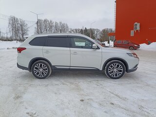 2016 Mitsubishi Outlander III Рестайлинг 2, белый, 2349000 рублей, вид 5
