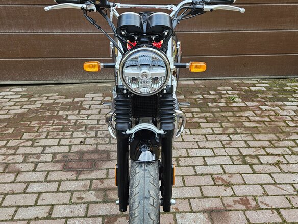 2024 Royal Enfield Interceptor 650, серебристый, 590000 рублей - вид 13