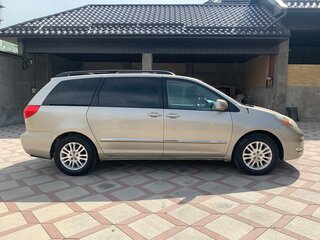 2007 Toyota Sienna II Рестайлинг, белый, 1100000 рублей, вид 5