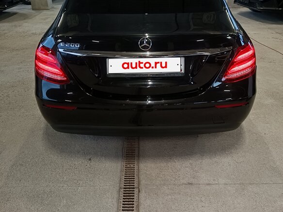 2017 Mercedes-Benz E-Класс 200 V (W213, S213, C238), чёрный, 2600000 рублей - вид 3