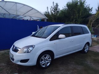 2012 Opel Zafira B Рестайлинг, белый, 1000000 рублей, вид 1