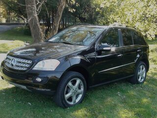 2007 Mercedes-Benz M-Класс 320 II (W164), чёрный, 1500000 рублей, вид 1