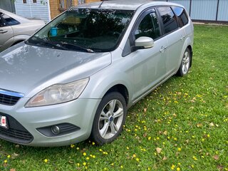 2010 Ford Focus II Рестайлинг, серебристый, 350000 рублей, вид 1