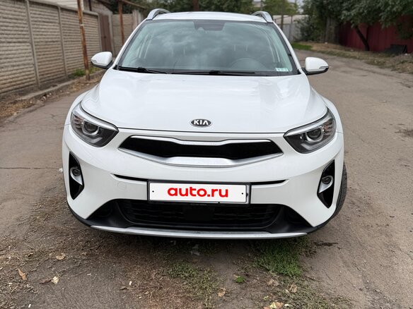 2019 Kia Stonic I, белый, 2000000 рублей