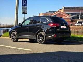 2020 Mitsubishi Outlander III Рестайлинг 3, чёрный, 1850000 рублей, вид 4