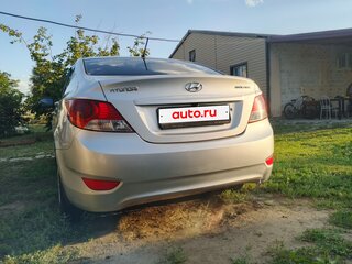 2011 Hyundai Solaris I, серебристый, 530000 рублей, вид 2
