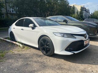 2018 Toyota Camry VIII (XV70), белый, 2850000 рублей, вид 2