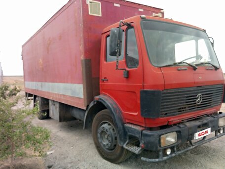 1989 Mercedes-Benz Фургон (6х2), красный, 700000 рублей, вид 3