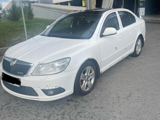 2011 Skoda Octavia RS II Рестайлинг, белый, 990000 рублей, вид 1