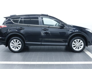 2017 Toyota RAV4 IV (XA40) Рестайлинг, чёрный, 3350000 рублей, вид 4
