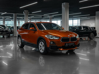 2018 BMW X2 sDrive18i I (F39), оранжевый, 2140000 рублей, вид 2