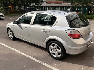 2006 Opel Astra H Рестайлинг, серебристый, 536000 рублей, вид 2