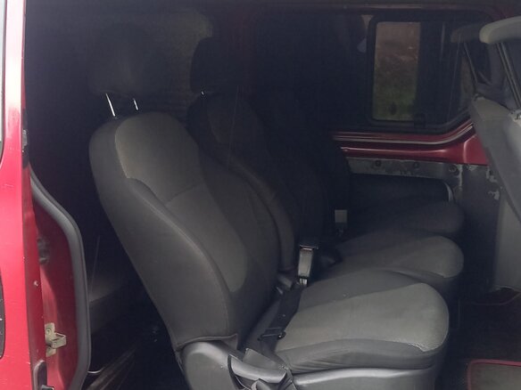 2008 Renault Trafic II Рестайлинг, красный, 1100000 рублей - вид 3