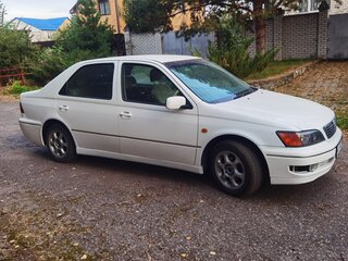 1999 Toyota Vista V (V50), белый, 300000 рублей, вид 3