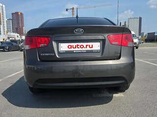 2011 Kia Cerato 6-speed II, коричневый, 610000 рублей, вид 5