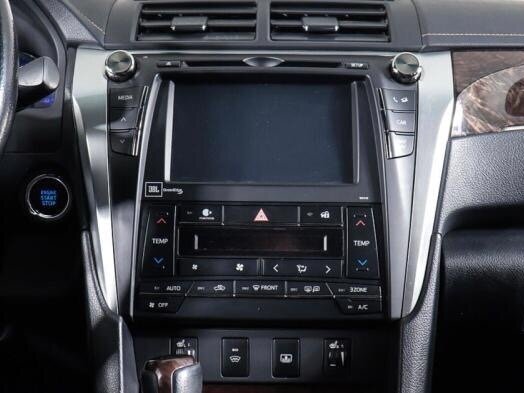 2015 Toyota Camry VII (XV50) Рестайлинг, белый, 2100000 рублей - вид 5
