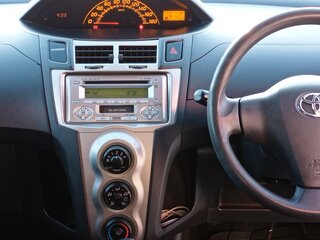 2009 Toyota Vitz II (XP90), серый, 655000 рублей, вид 5