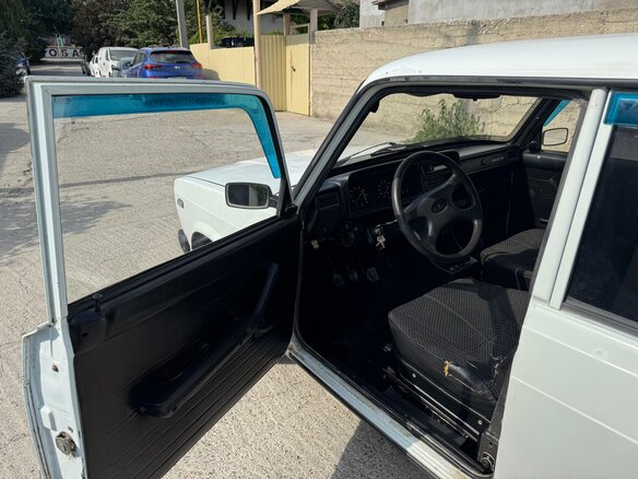 2004 Lada (ВАЗ) 2107, белый, 170000 рублей - вид 12