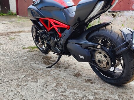2014 Ducati Diavel Carbon, чёрный, 850000 рублей, вид 4