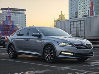 2022 Skoda Superb III Рестайлинг, серый, 2590000 рублей, вид 4