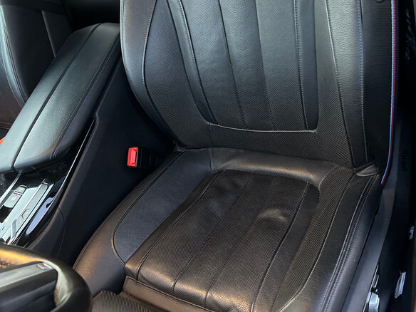 2019 BMW 5 серии M550d xDrive VII (G30/G31/G38), чёрный, 3852876 рублей - вид 19