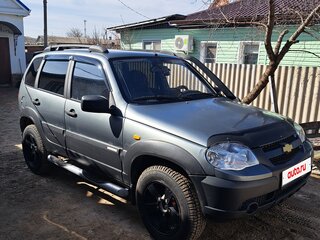 2011 Chevrolet Niva I Рестайлинг, серый, 720000 рублей, вид 3