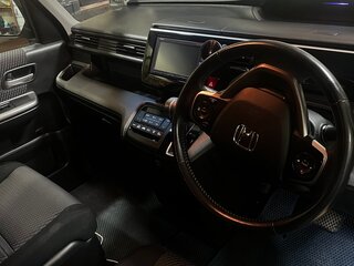 2017 Honda Stepwgn V Рестайлинг, красный, 2000000 рублей, вид 4