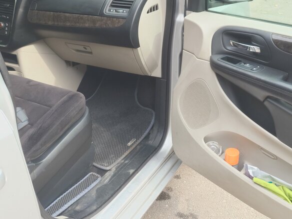 2011 Dodge Caravan Grand V, серый, 1349999 рублей - вид 25
